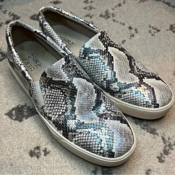 NATURALIZER Aileen Metallic Grey Snakeskin Slip On Sneakers - Picture 1 of 8